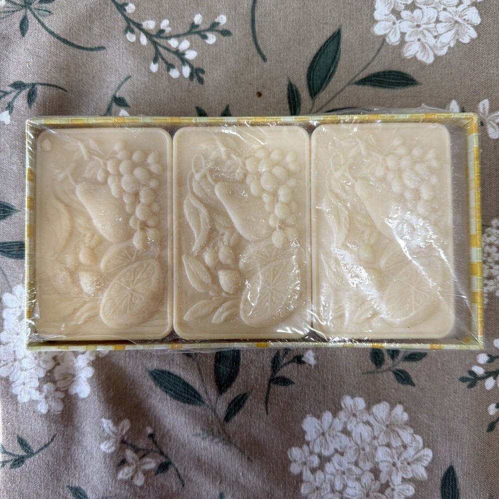 SAPONIFICIO ARTIGIANALE Lemon Scented Bar Soap (3) Bars